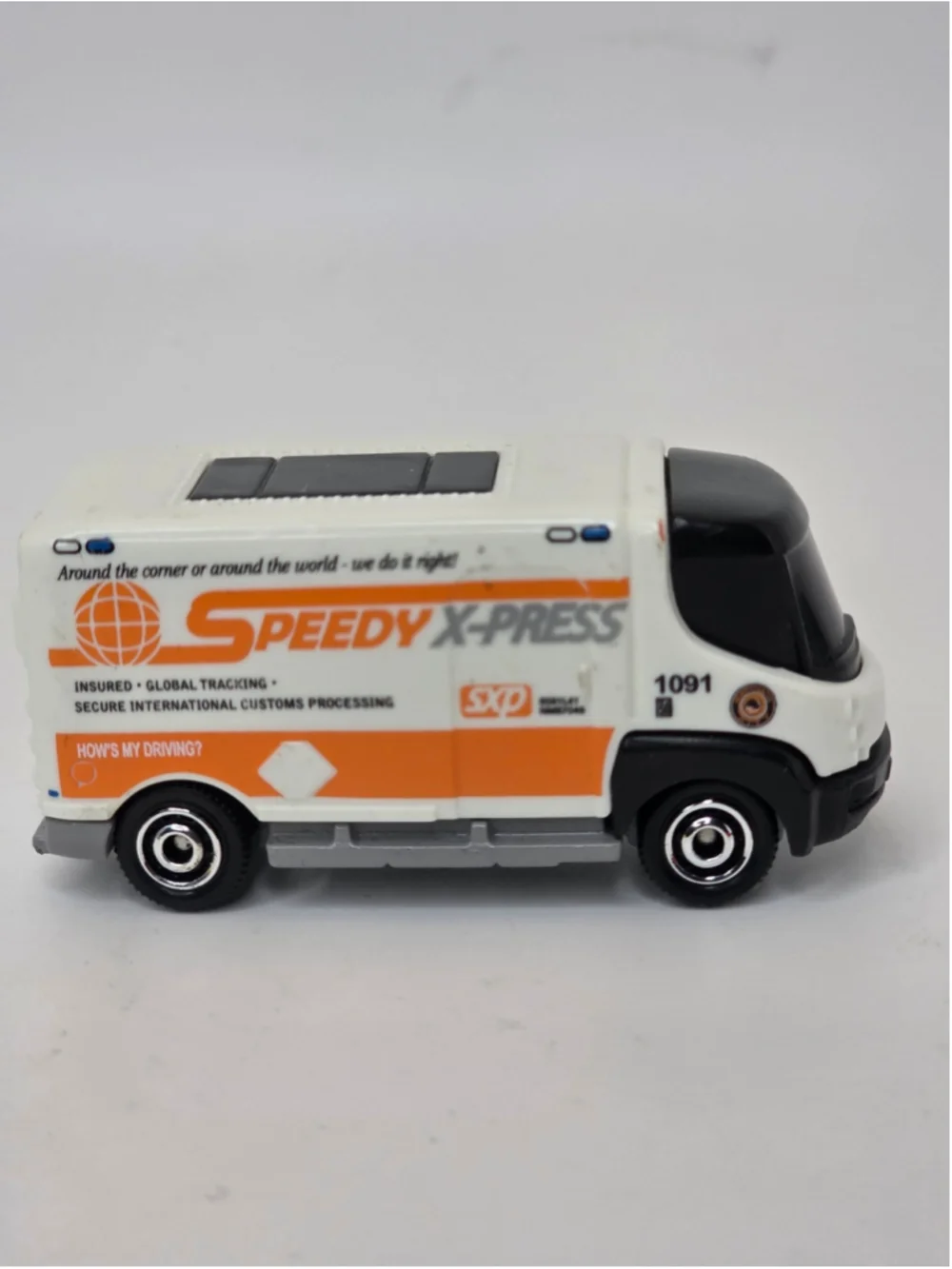 Diecast Vehicle Lot of 8 Trucks Vans SUV Utility Delivery Cars 1:64 Scale